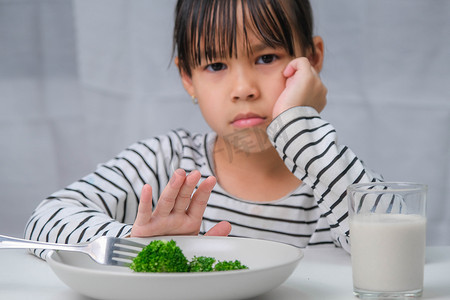 孩子们不喜欢吃蔬菜。