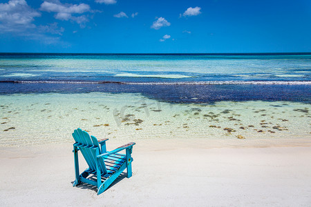 幽静的摄影照片_加勒比海阿鲁巴岛阿迪朗达克椅和幽静的鹰滩