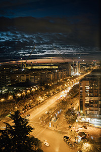 马德里商业市中心区的黎明。 