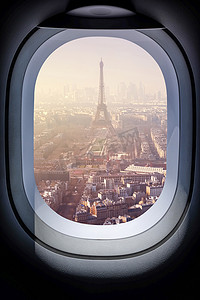 从飞机窗口看美丽的巴黎城市景观