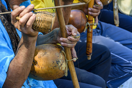 称为 berimbau 的巴西乐器