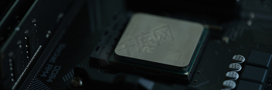 格鲁吉亚第比利斯 — 2022年7月26日：AMD Ryzen处理器主板特写