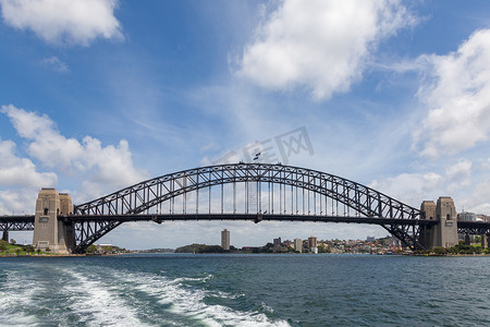 悉尼海港大桥看见水 抬头看桥
