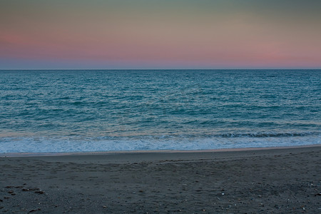 大海黄昏摄影照片_黄昏的海景