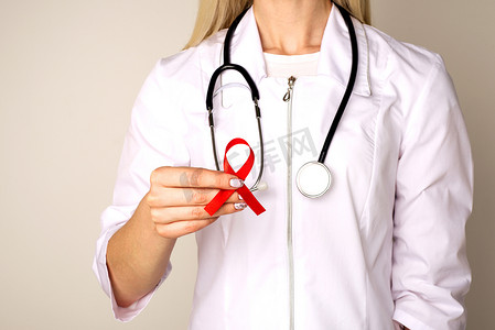 aid摄影照片_有 AID 的女医生，HIV 红丝带。