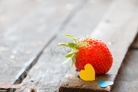 情人卡：心和草莓