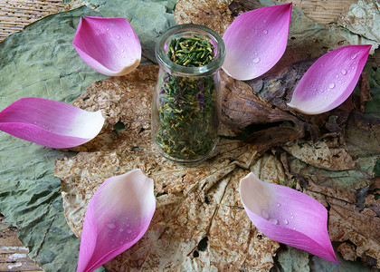 莲子茶摄影照片_收集莲花、种子、茶、健康食品