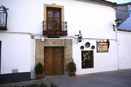 西班牙安达卢西亚哈恩省乌贝达典型的房屋立面