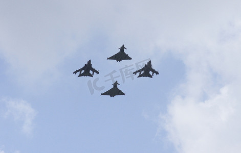 水域摄影照片_6 月 2 日 6 月 11 日，女王在埃塞克斯费尔洛普水域的英国皇家空军飞行表演队