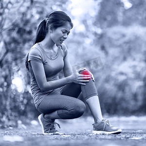 膝关节损伤 — 女性运动跑步膝关节损伤