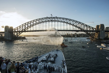 悉尼港口-2007 年 2 月 19 日在伊丽莎白女王 2 号游轮访问期间拍摄的全景。
