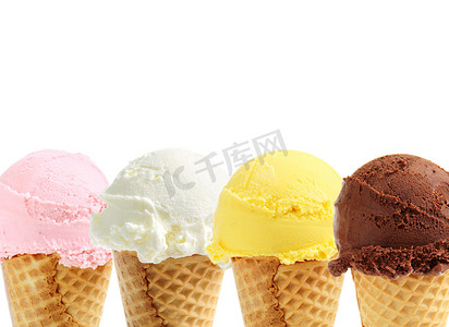 什锦冰淇淋摄影照片_甜筒什锦冰淇淋