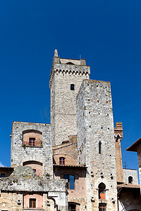 意大利托斯卡纳圣吉米尼亚诺西斯特纳广场上的塔楼