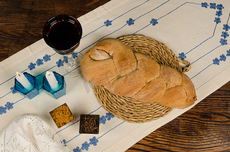 犹太洁食摄影照片_全麦沙拉面包