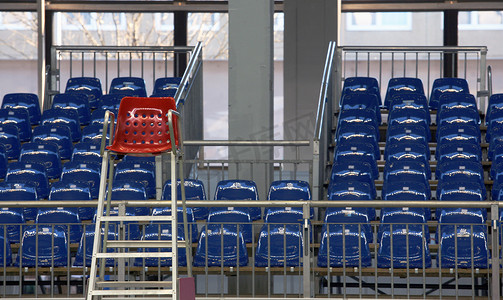 蓝色座椅摄影照片_蓝色座椅