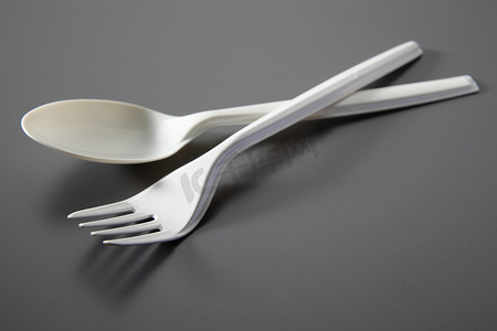 塑料叉子和勺子