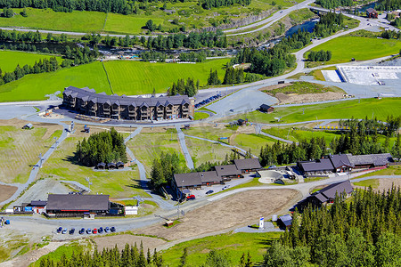 挪威滑雪缆车全景，维肯海姆塞达利斯的海姆塞达尔滑雪中心。