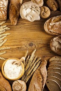 小麦面包摄影照片_与面包的组合物