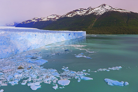 佩里托莫雷诺冰川在埃尔卡拉法特，阿根廷巴塔哥尼亚