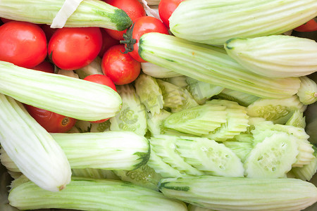 新鲜黄瓜和西红柿全画幅蔬菜图片