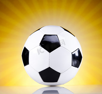足球和阳光，生动多彩的主题