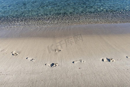 从海边的海景在夏季作为背景