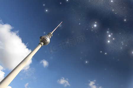 观察星空摄影照片_星空下的柏林电视塔