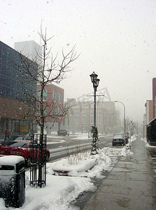 城市狂风摄影照片_城市暴风雪