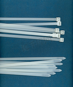 白色电缆扎带（又名软管扎带或拉链扎带）
