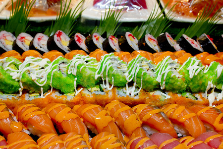 自助料理摄影照片_日本料理 - 餐厅自助式寿司套餐