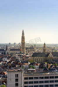 比利时安特卫普圣母大教堂和圣保罗教堂的鸟瞰图