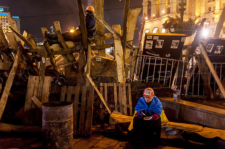 Maidan - 守卫独立广场路障的激进分子