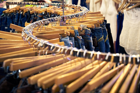 tif摄影照片_服装和零售店-商店视图与 jeans.tif