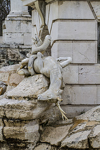 赫拉克勒斯纪念碑。阿兰胡埃斯宫的装饰喷泉