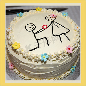 烘焙简笔画摄影照片_简单的订婚蛋糕画简笔画