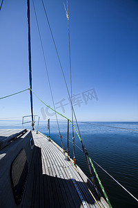 帆船主题摄影照片_帆船细节，夏季饱和色彩主题