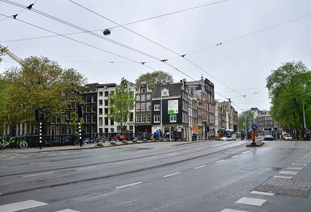 荷兰阿姆斯特丹-2015 年 5 月 16 日：阿姆斯特丹 Westermarkt 区的人们