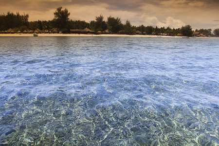吉利ogo摄影照片_印度尼西亚吉利艾尔海和海岸线