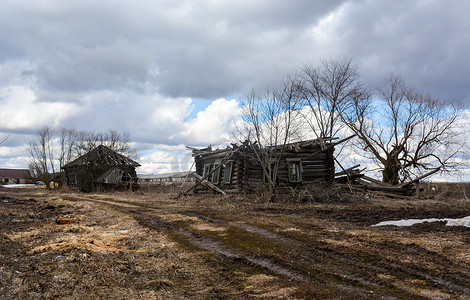 省份版图摄影照片_摧毁俄罗斯省份的木屋
