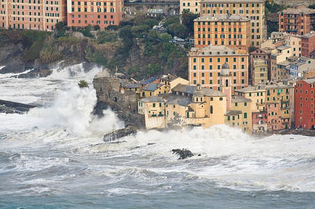 意大利卡莫利的海上风暴