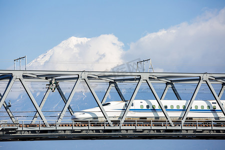 东海道摄影照片_新干线和富士山
