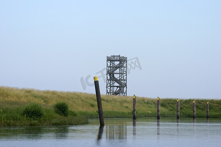 堤坝上的瞭望塔