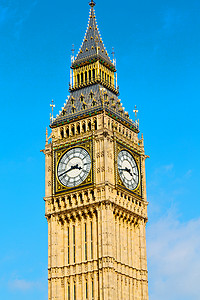 英国伦敦大本钟摄影照片_伦敦大本钟和历史悠久的老建筑英格兰