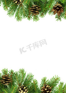雪花新年摄影照片_带雪和锥体的圣诞框架