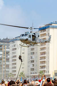 直升机奥古斯塔贝尔 212