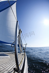 航海摄影照片_航海，夏季饱和多彩主题