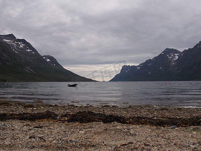 特罗姆瑟摄影照片_Ersfjord，特罗姆瑟，挪威