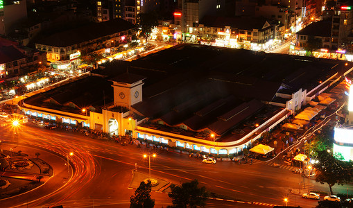 Ben Thanh 市场，胡志明市，越南在晚上