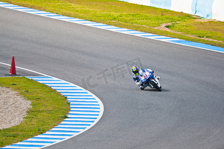 全科医生摄影照片_Sergio Gadea 世界冠军 125cc 摩托车飞行员