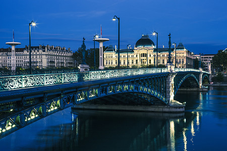 里昂著名的桥梁和大学